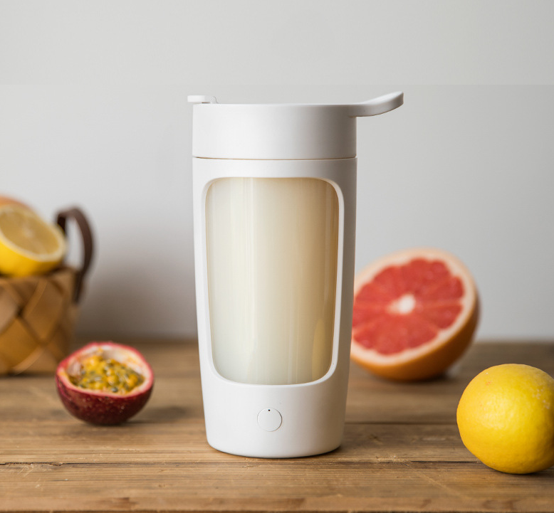 Hydrate on the Go Portable Juice Blender
