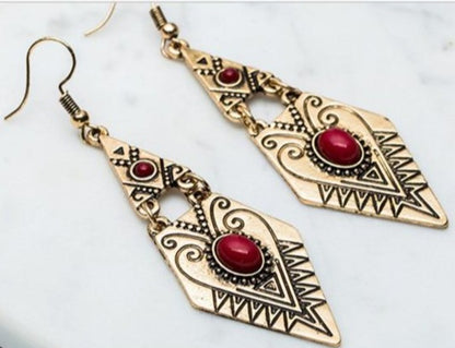 Elegant Woman Earrings (also available in red/gold)