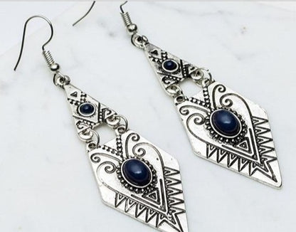 Elegant Woman Earrings (also available in red/gold)